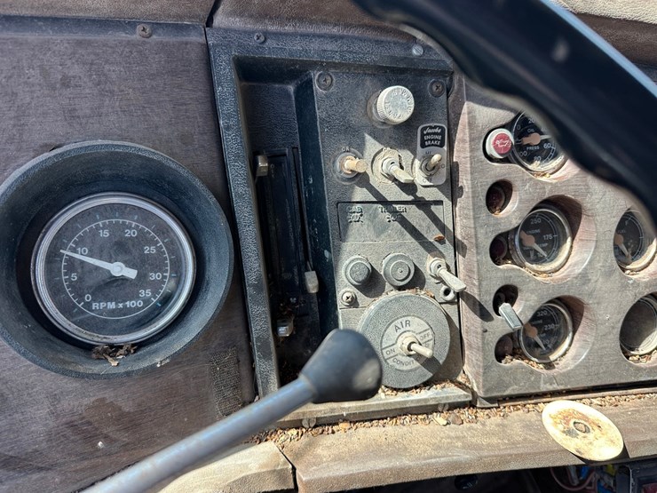 1984-ford-tractor-image-43