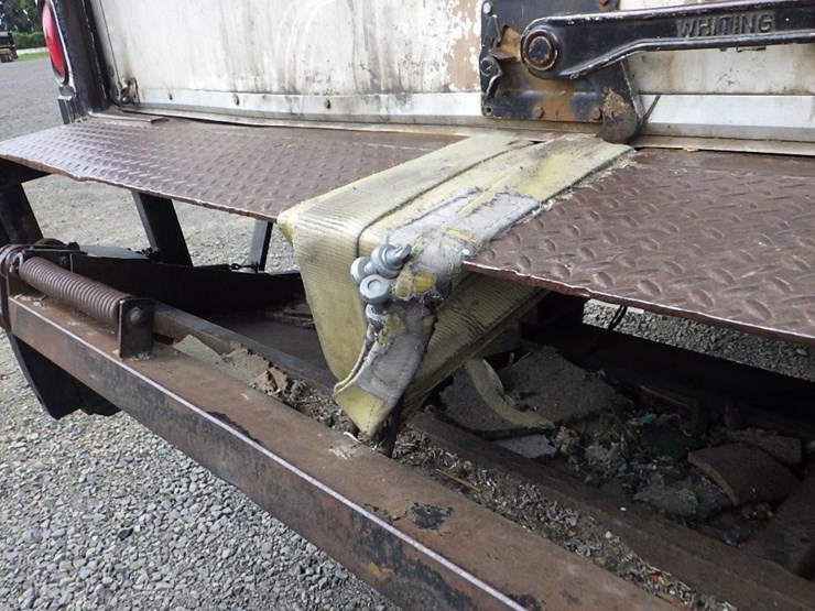 2006-mitsubishi-fuso-fm61f-image-10