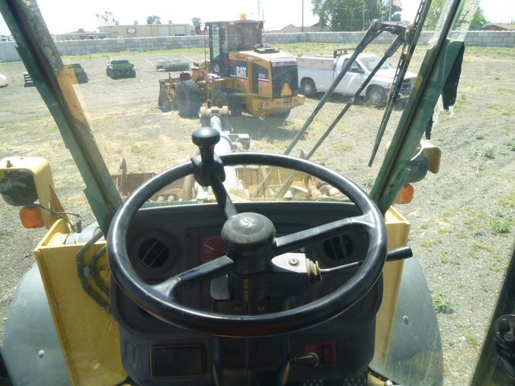 2005-deere-624j-image-11