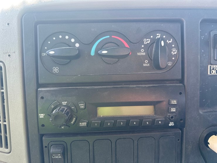 2009-international-durastar-4300-image-49