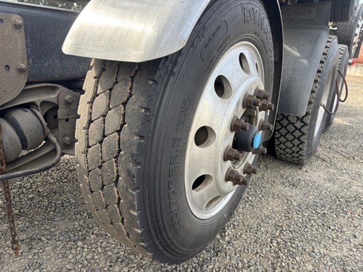 2019-kenworth-t880-image-10