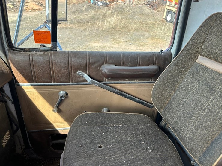 1984-ford-tractor-image-45