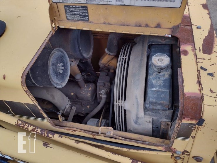 1995-deere-300d-image-38