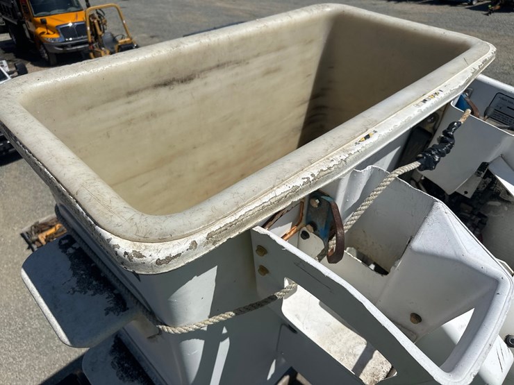 2009-international-durastar-4300-image-28