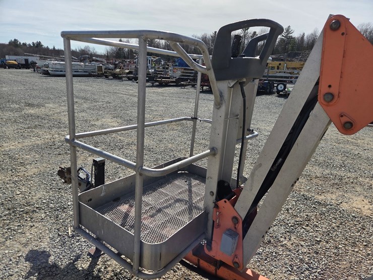 2010-jlg-t500j-image-13