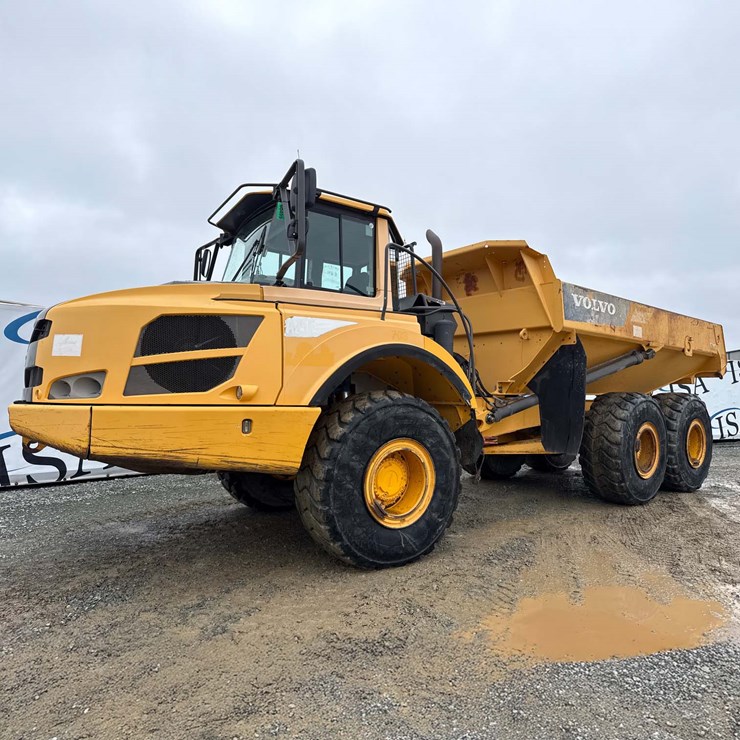 2012 VOLVO A25F