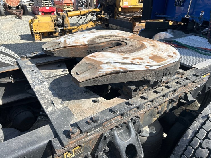 2018-kenworth-t680-image-27