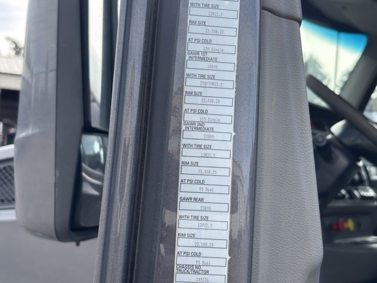 2019-kenworth-t880-image-39