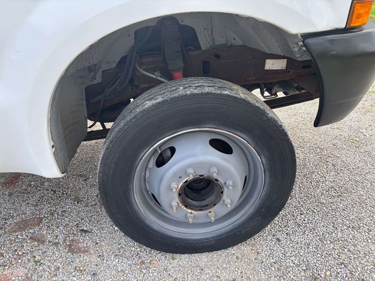 2001-ford-f550-image-14