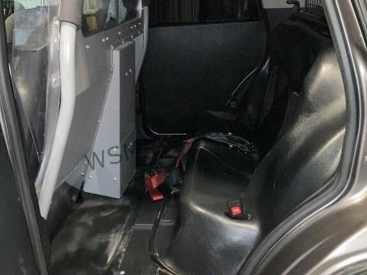 2012-chevrolet-tahoe-image-24