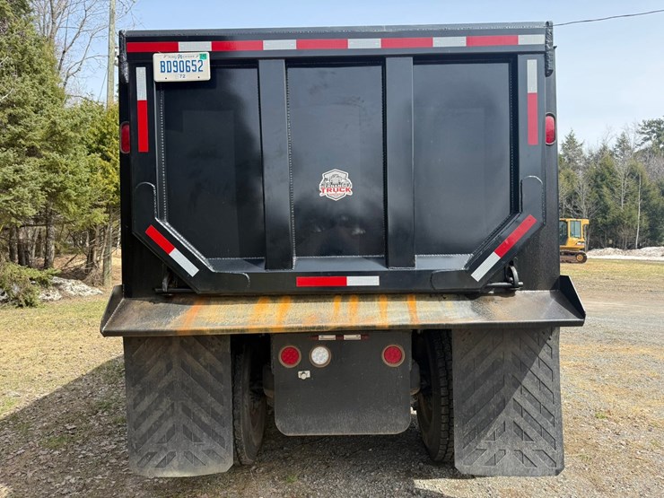 2015-peterbilt-579-image-4