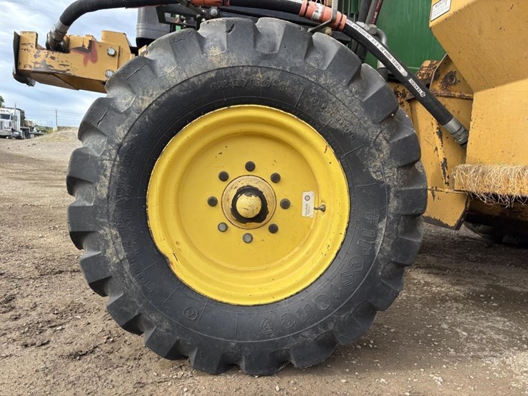 2001-john-deere-6410-image-28