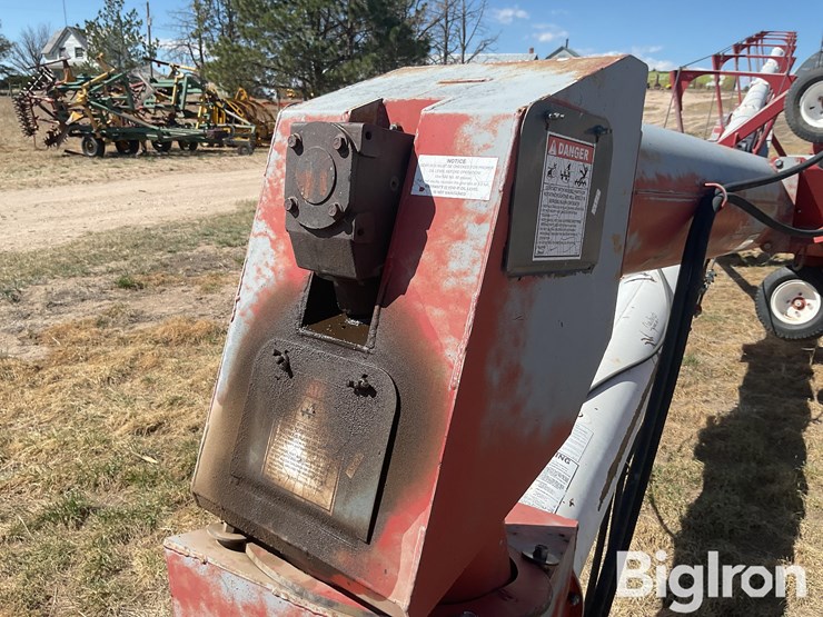 feterl-12”-diameter-auger-w/swing-away-image-13