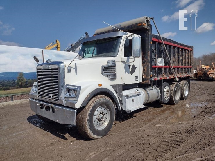 2012-freightliner-122sd-image-34
