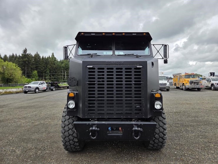 2002-oshkosh-m1070-image-2