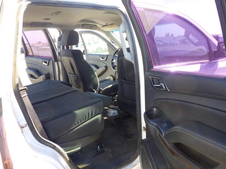 2015-chevrolet-tahoe-image-8