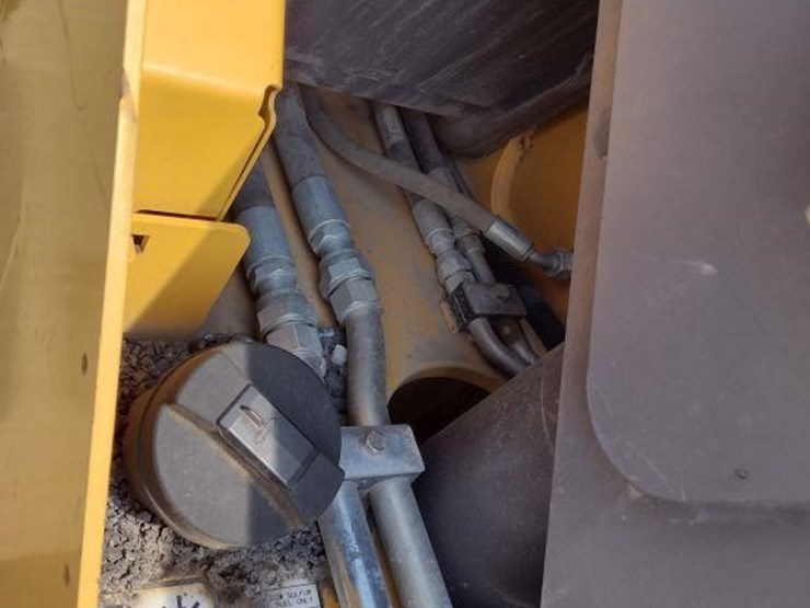 2015-volvo-mct125c-image-30