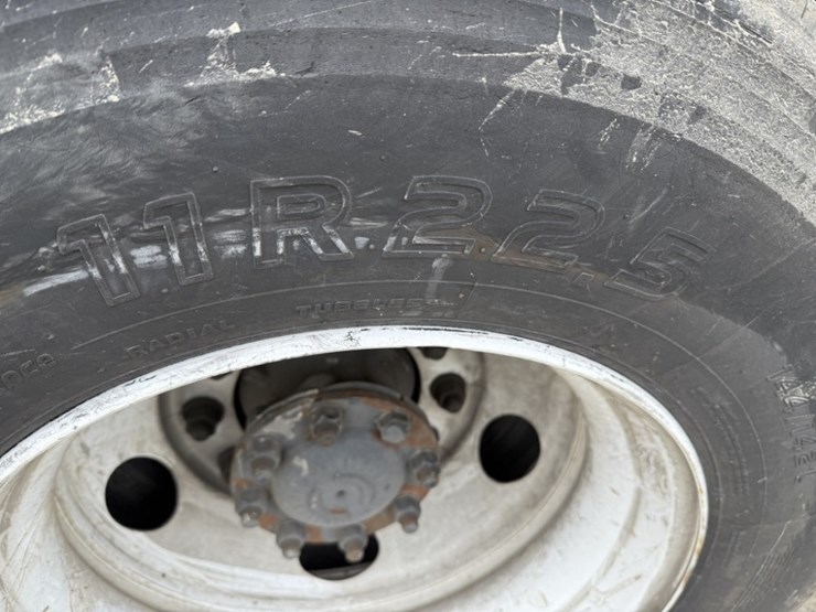 2013-international-7400-image-14