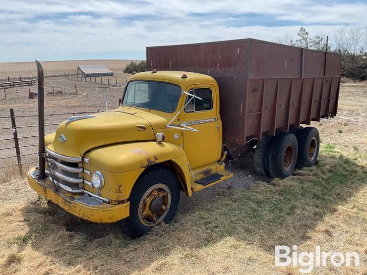 1953-diamond-t-622-28m-t/a-grain-truck-image-1