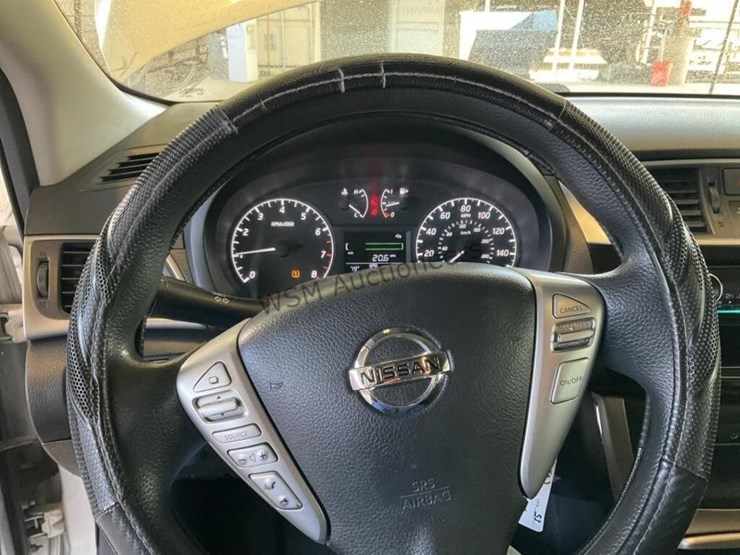 2015-nissan-sentra-sdn-image-15