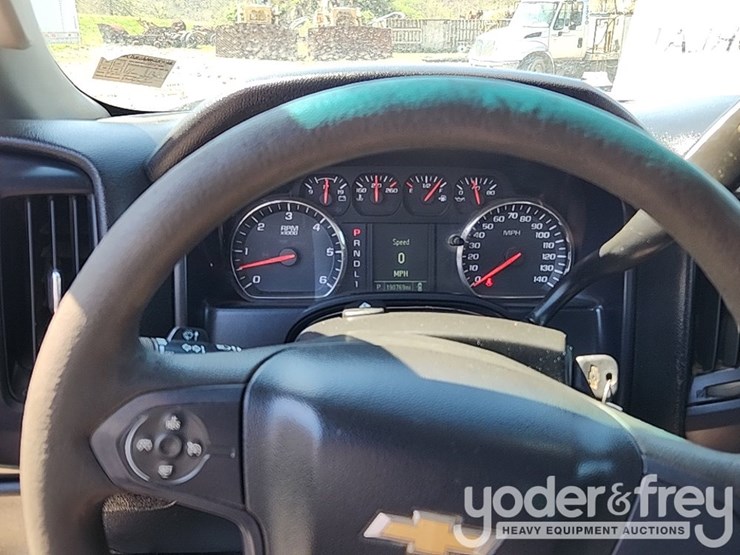 2017-chevrolet-silverado-2500hd-image-29