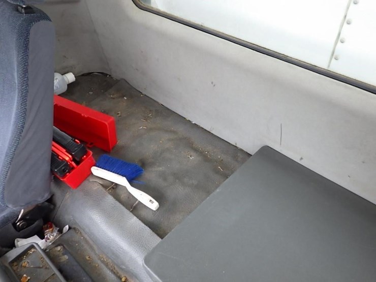 2006-mitsubishi-fuso-fm61f-image-30