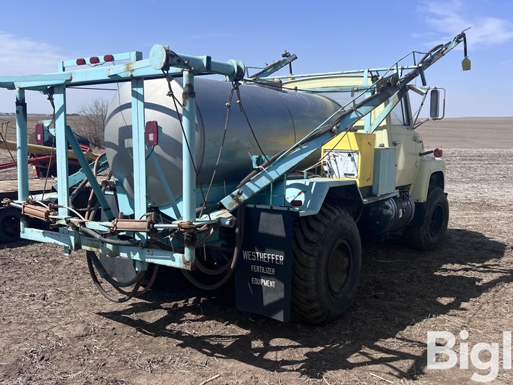 1976-ford-f700-image-5