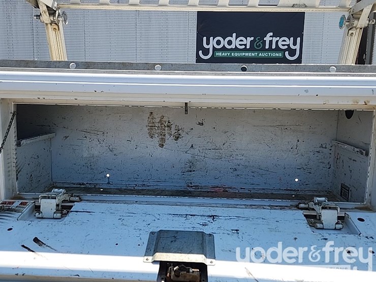 2016-chevrolet-silverado-3500hd-image-25