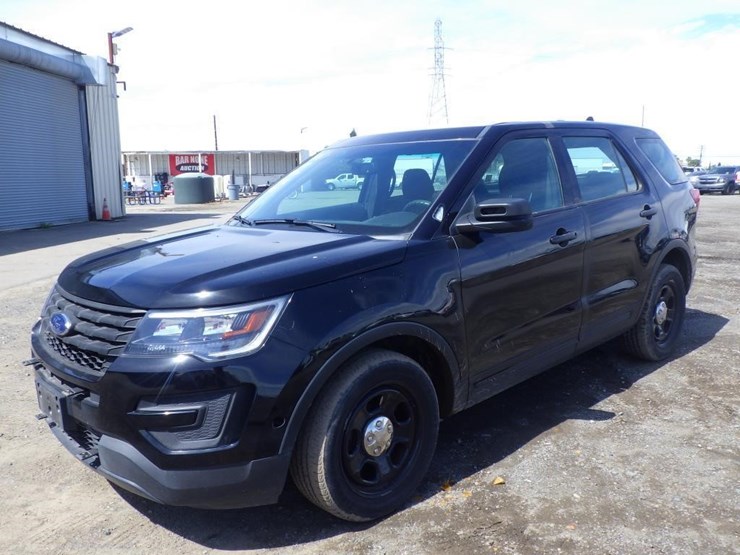 2017-ford-explorer-image-1