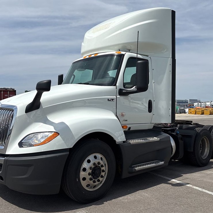 2021 INTERNATIONAL LT