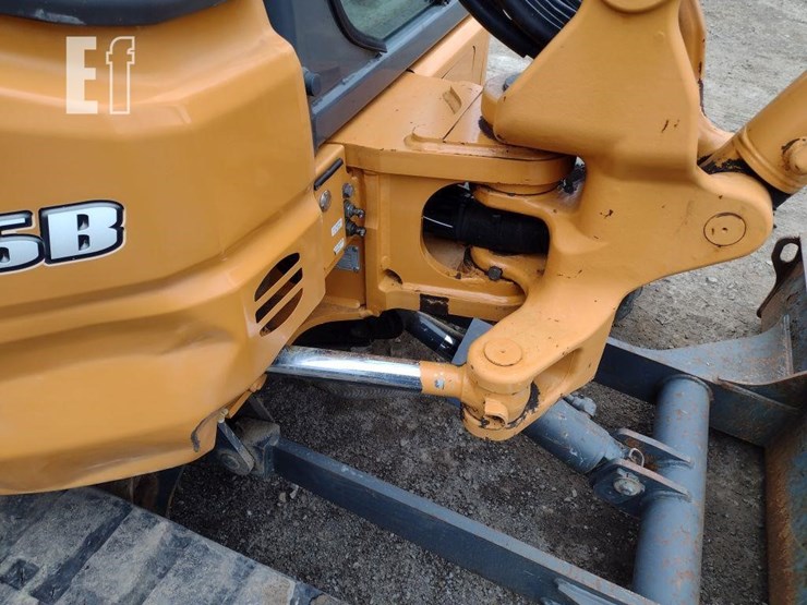 2017-case-cx36b-image-24