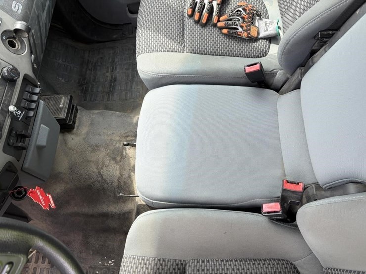 2011-ford-f250-image-17