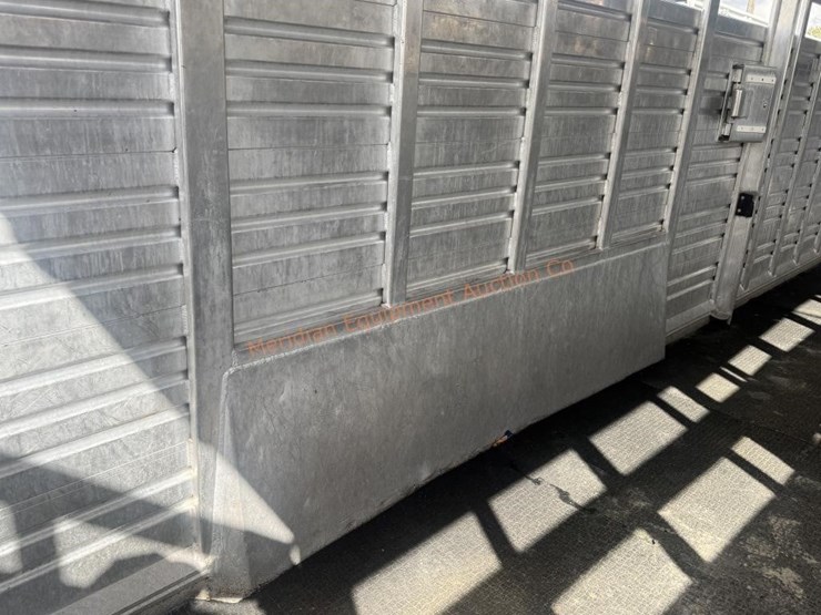 1996-featherlite-8120-image-22