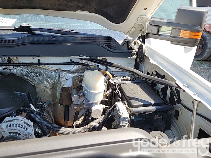 2017-chevrolet-silverado-2500hd-image-22