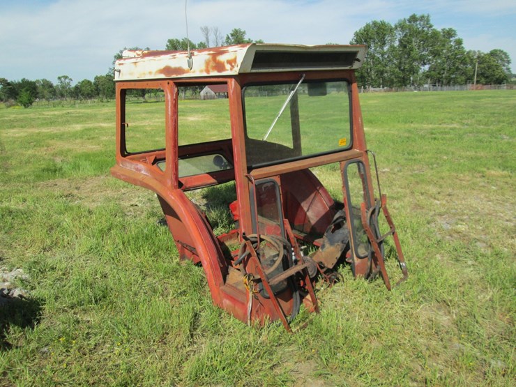 #36755-•-international-66-series-cab-image-2