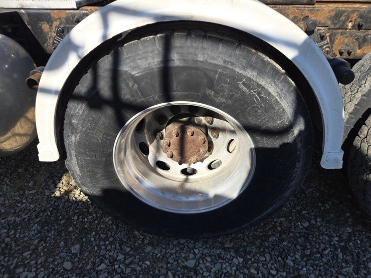 2013-peterbilt-386-image-79