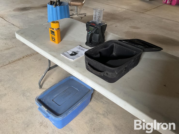 john-deere,-ag-mac-moisture-testers-image-1