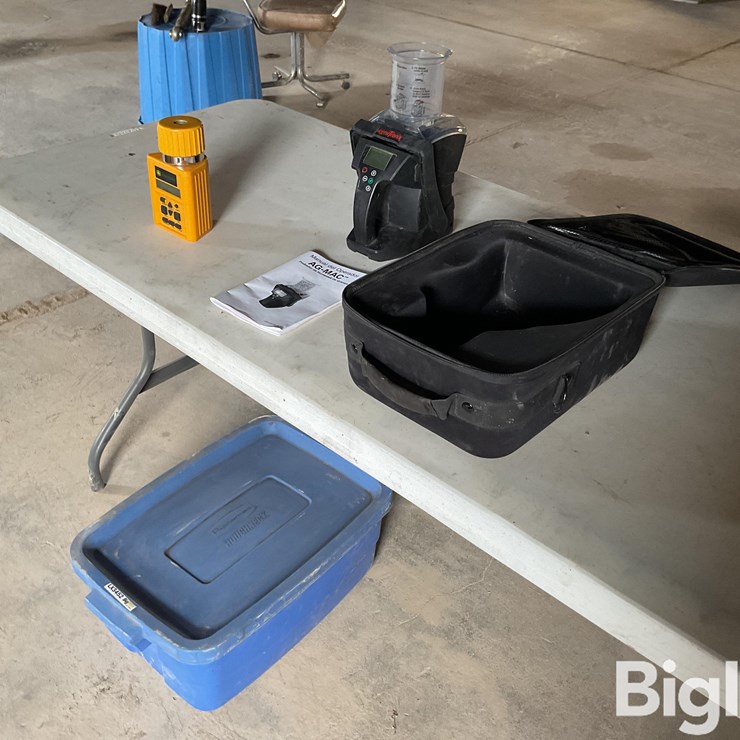 John Deere, Ag-Mac Moisture Testers