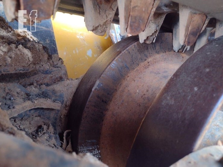 2020-deere-331g-image-24