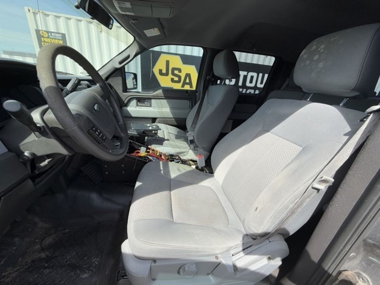 2014-ford-f150-xl-image-26