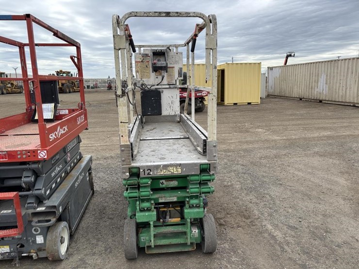 2005-jlg-1930es-image-6