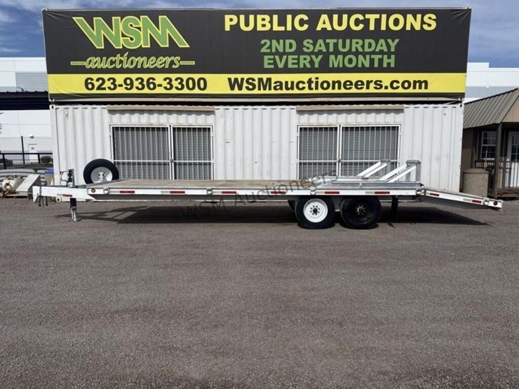 2010-f/b-trailer-image-1