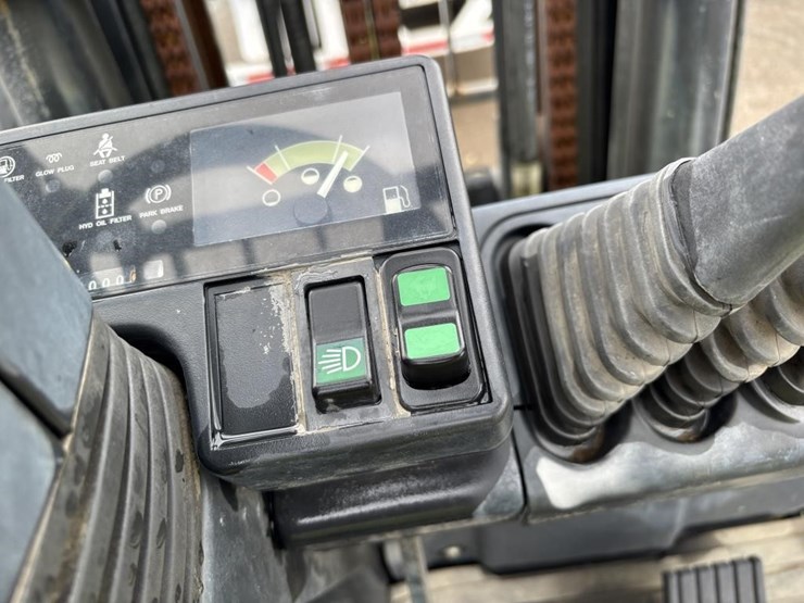 clark-cdp40-forklift-image-23