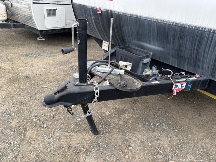 2020-bullet-bl2200bh20-travel-trailer-image-7