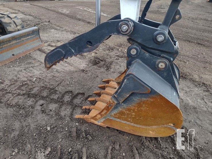 2020-bobcat-e85-image-27