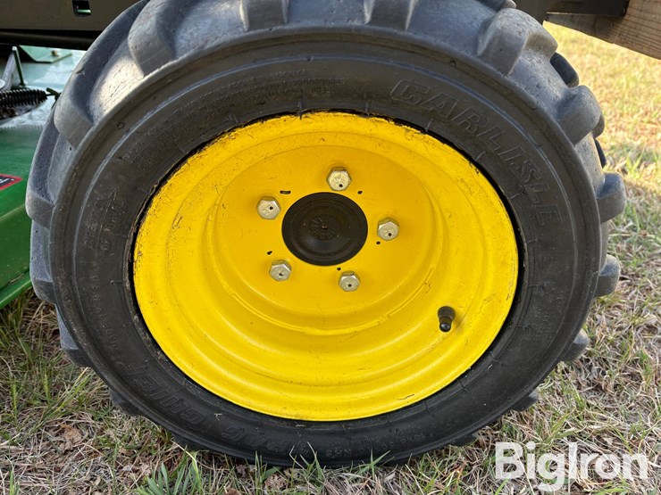 2013-john-deere-1025r-image-19