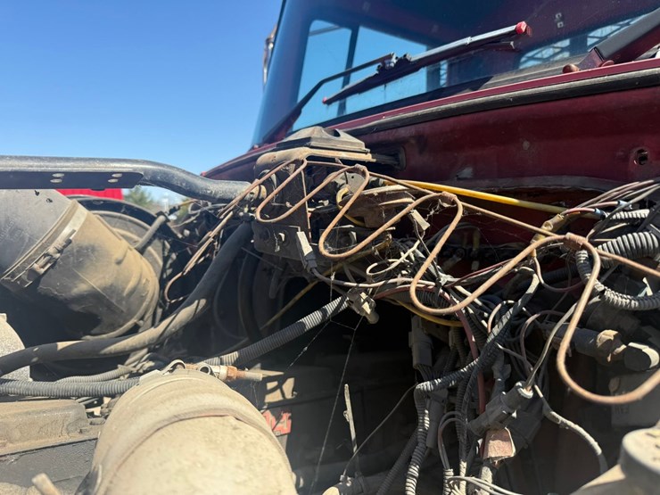 1996-ford-l9000-image-15