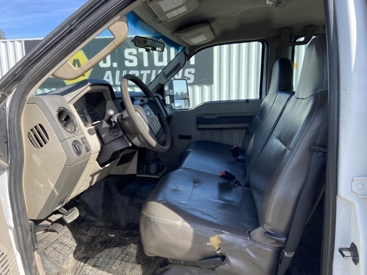 2010-ford-f250-xl-image-12