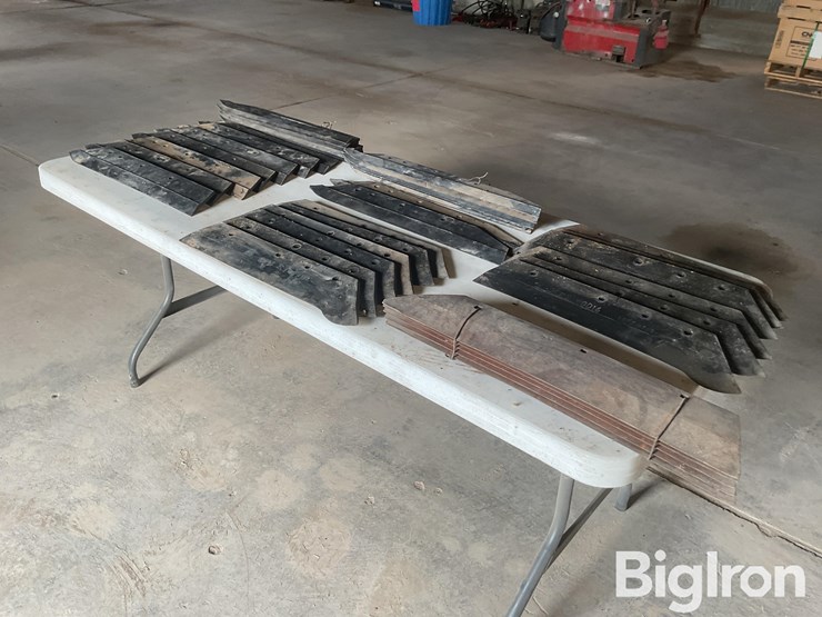 moldboard-plow-lays-image-1