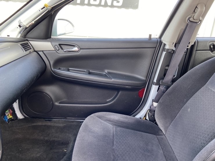 2011-chevrolet-impala-sedan-image-14